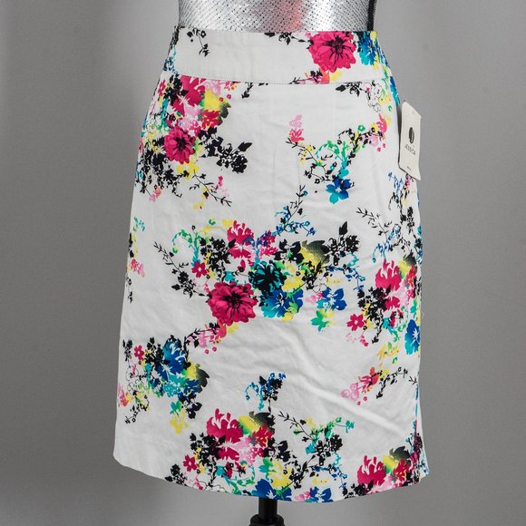 Jessica Dresses & Skirts - NWT ⭐️ Host Pick⭐️summer floral pencil skirt - sz 10P